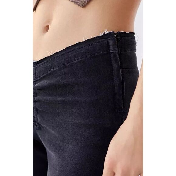 BDG x Urban Outfitters OB1496287 Women's Sz 27 Black Ruched Dipped V Flare Jeans - Picture 10 of 10
